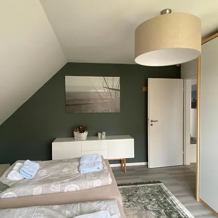 Haus-seefalke-wohnung-oberdeck * بوركم