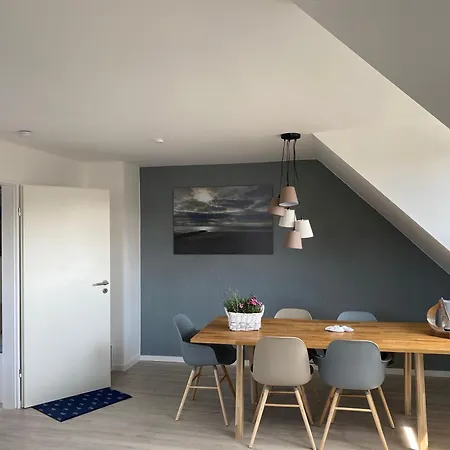 Haus-seefalke-wohnung-oberdeck بوركم